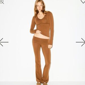 NWT Skims Foldover Pants